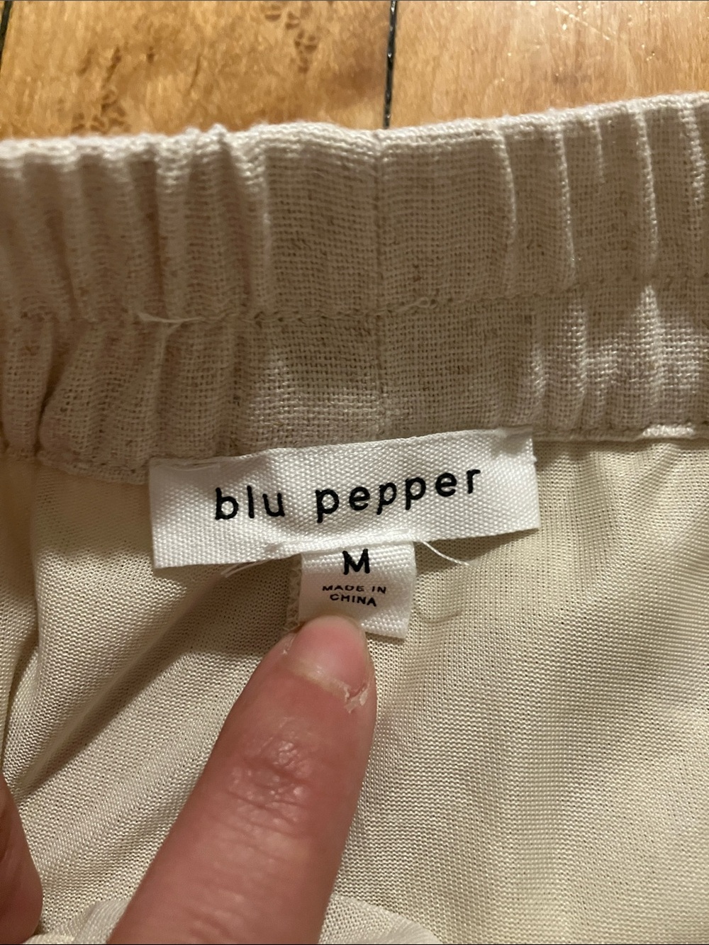 Blu Pepper Beige Embroidered Flower Pull On Linen Blend Shorts Medium - Picture 3 of 10